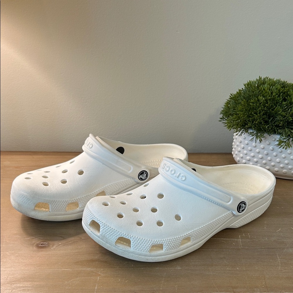 CROCS - Classic White (M9/W11)